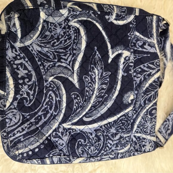 Vera Bradley Navy and White Paisley Crossbody Bag - Picture 4 of 8